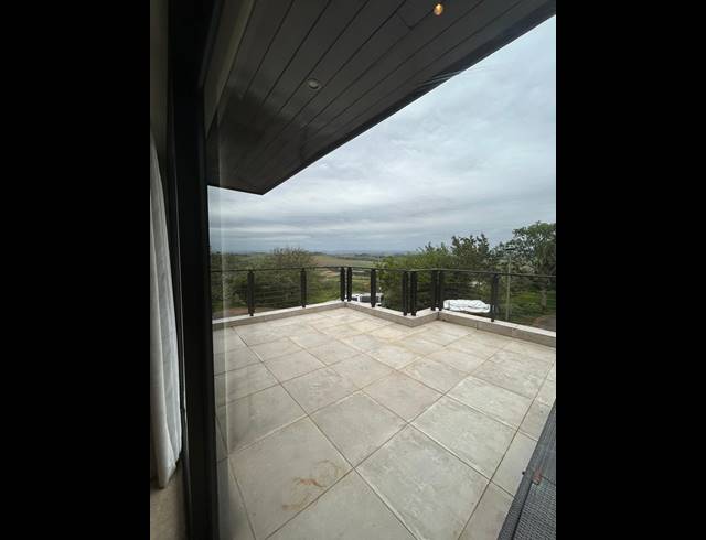 3 BEDROOM TOWNHOUSE TO LET IN ZIMBALI ESTATE